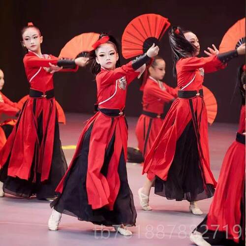 新款雪龙吟舞蹈演出服舞中国风打鼓服国潮古典扇子服练功表古装演