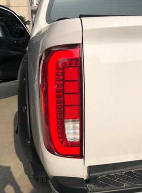 适用于19-20年NS纳瓦拉 NP300 红面款 尾灯 改装刹车转向灯专用