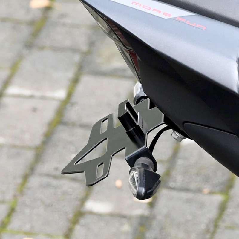 适用凯越450RR春风450SR675SR短尾牌照架钱江赛600RS改装车牌支架