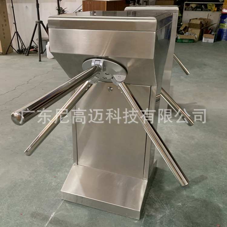 儿童游乐园立式三棍匝工厂车间出口单向三辊闸 刷卡滚栅机 半高闸