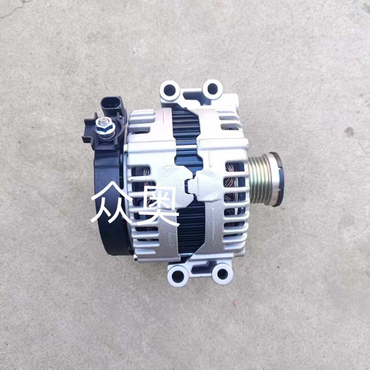 适用宝马汽车发电机12317521178发电机12317525376发电机12V