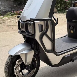 2025新款台铃赤兔保护杠电自电摩保险杠防摔后货尾架赤兔改装配件