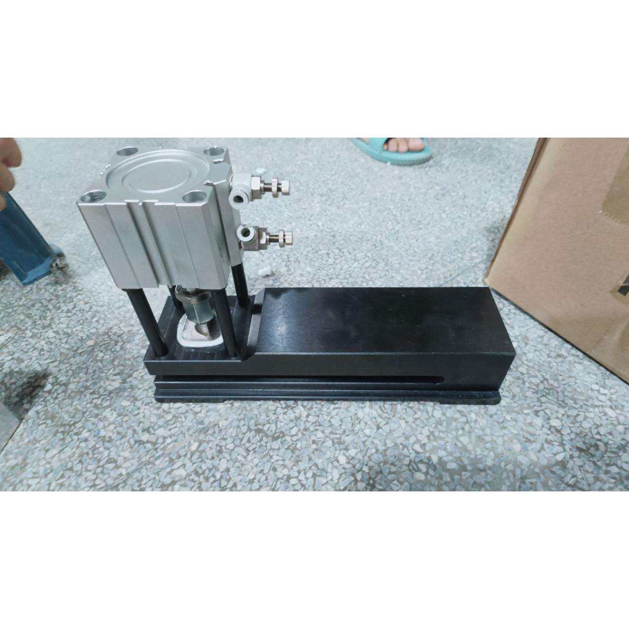 塑料胶袋铁底座打孔机 气动打孔器制袋机边封机纸张打孔过料,模玩/动漫/周边/娃圈三坑/桌游,模型制作工具/辅料耗材,淘宝优惠券,粉丝福利购,淘宝优惠卷