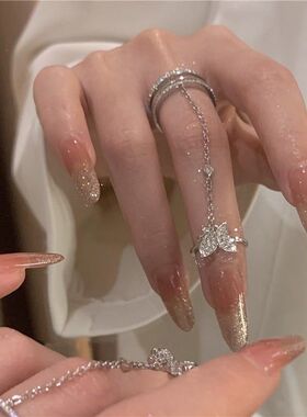 超仙时尚设计感水钻素圈戒指女ins网红高级感流苏蝴蝶连指指环女