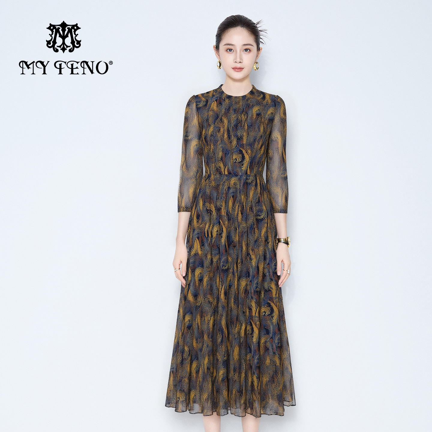 马天奴咖啡色印花收腰连衣裙