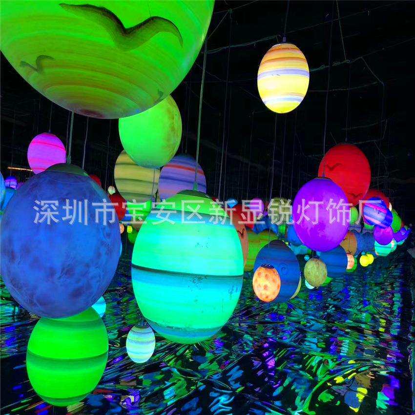 室内网红迷宫镜面迷宫失恋博物馆星球灯吊装宇宙星球灯手工绘制