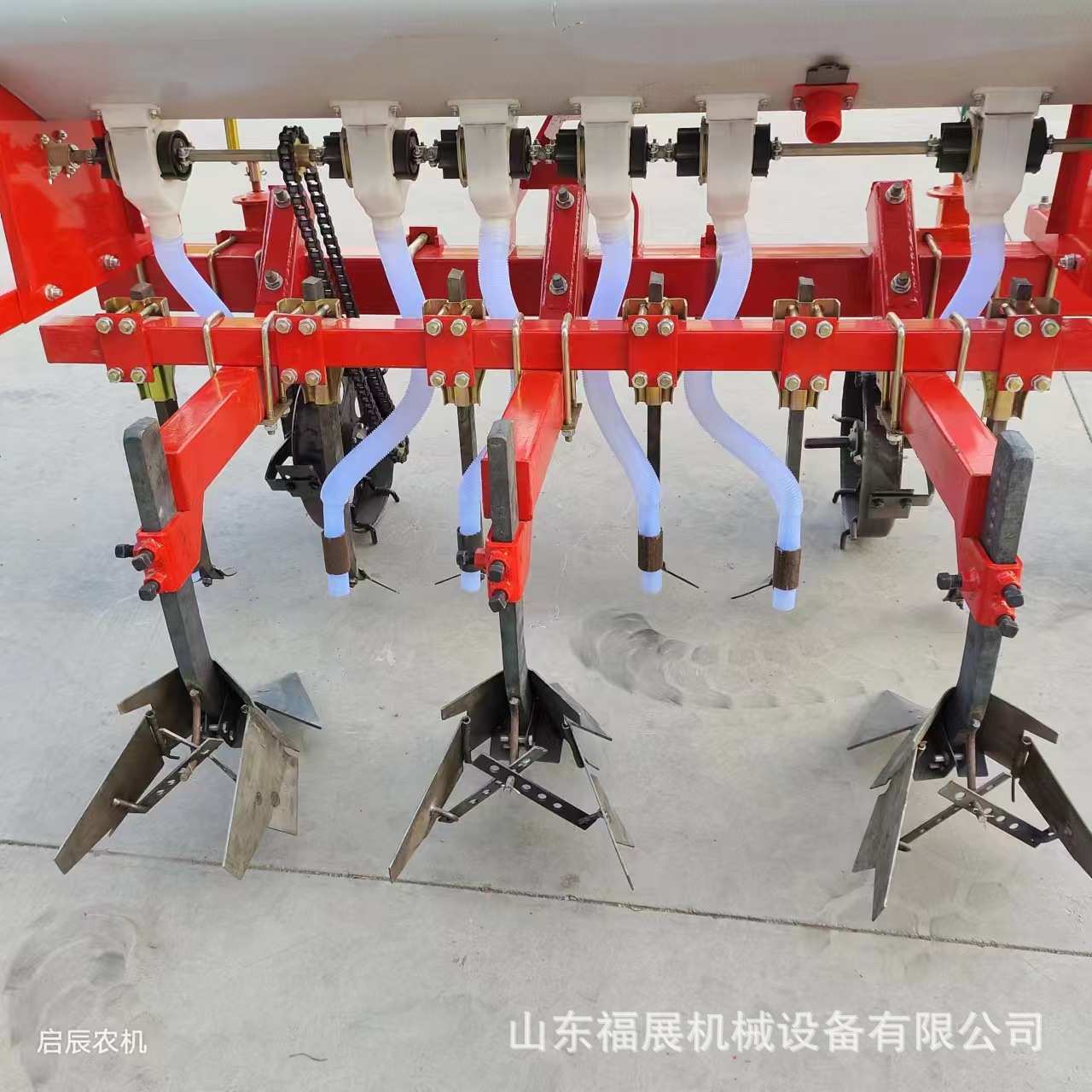 玉米花生播种机玉米谷子铺膜施肥播种机 四轮拖拉机带黄豆播种机