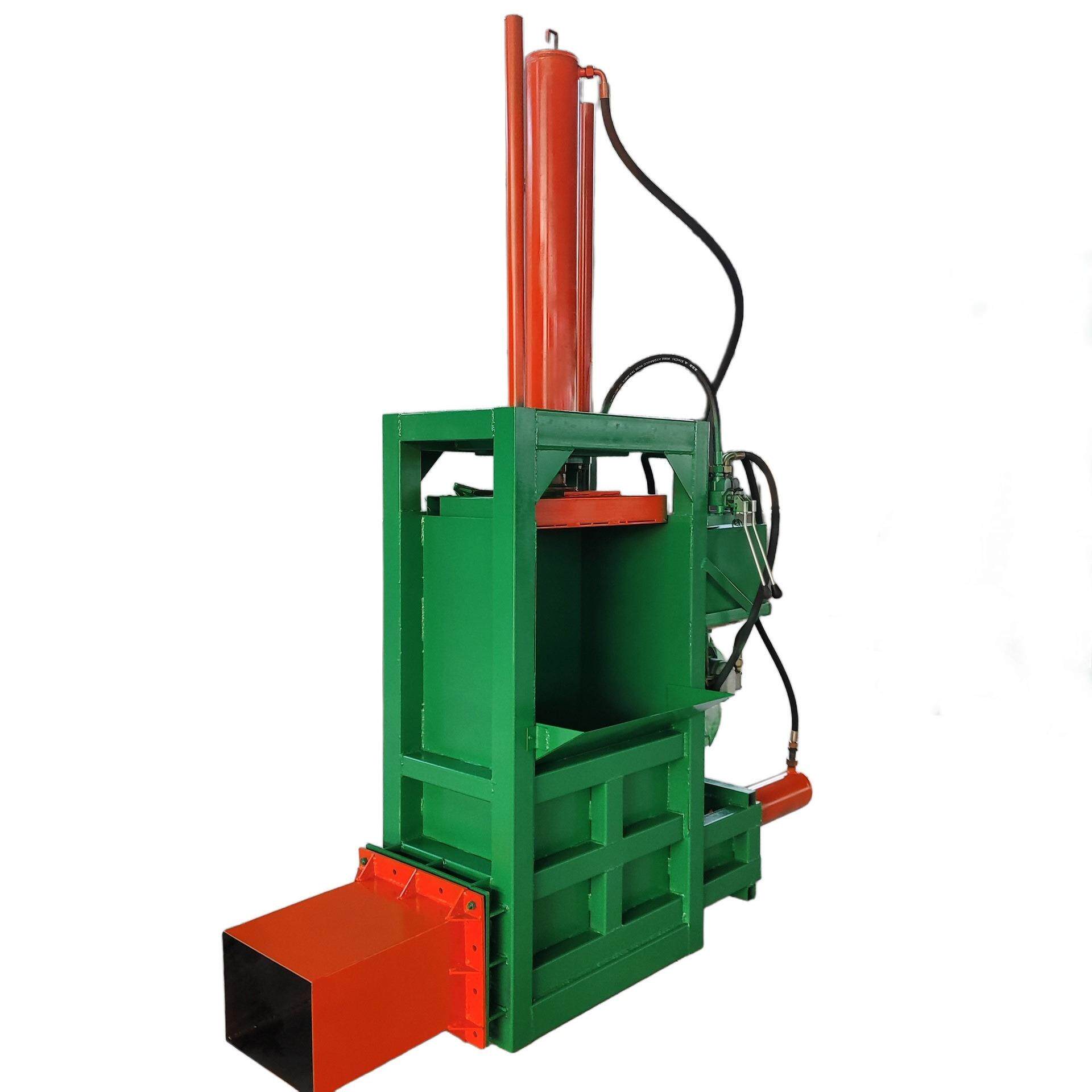 半自动牛羊饲料青储草料压块机立式加厚牧草自动推包装袋压块机