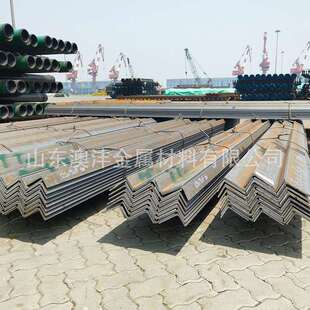 镀锌角钢量大从优规格齐全支持零售国标热轧冲孔三角钢不等边角铁