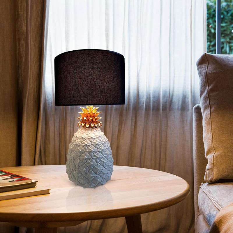 北欧复古树脂菠萝台灯美式现代轻奢客厅书房灯时尚卧室装饰床头灯