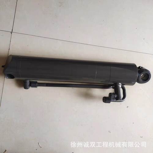 山猫753 763 773 S130 T140滑移装载机油缸倾斜油缸6804630