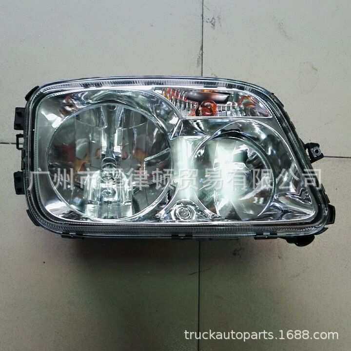 Headlight 泵车物流车前大灯总成 9438201761 适用奔驰卡车配件