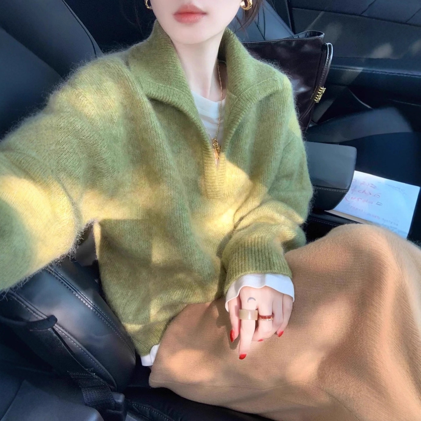 2025新款老钱风绿色v领马海毛毛衣女秋冬慵懒感加厚翻领针织上衣