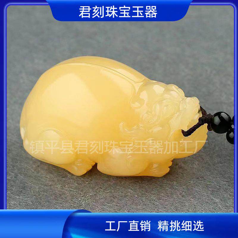 天然米黄玉貔貅手把件直播高货黄玉白菜福猪金蟾玉器文玩把件
