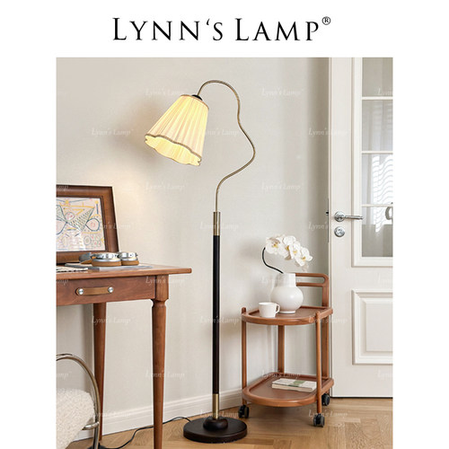 Lynns立意 法式田园装饰落地灯 实木氛围感卧室沙发边客厅布艺灯