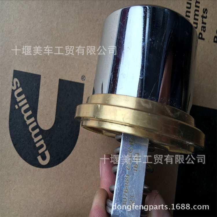 供应康明斯KTA19柴油发电机组节温器总成4318947厂家直销