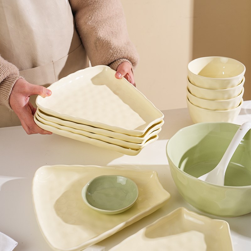 舍里奶油风过年团圆饭拼盘餐具组合套装家用年夜饭陶瓷饭碗菜盘子
