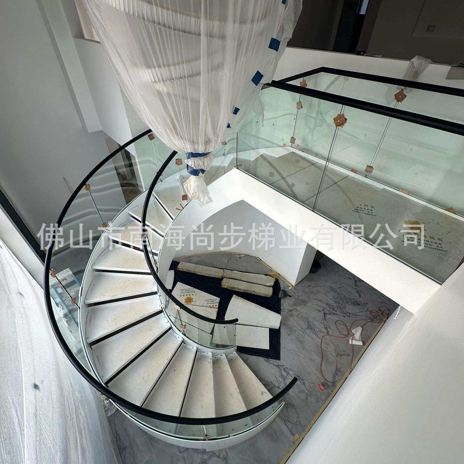 厂家直供室内旋转楼梯钢化玻璃护栏扶手复式家用现代简约弧形楼梯