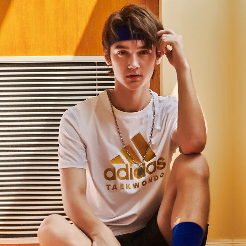 adidas阿迪达斯男士短袖T恤运动休闲圆领透气s码
