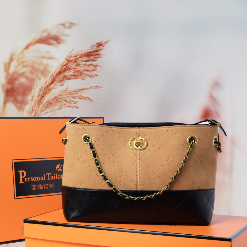 秋冬超火小香风麂皮链条包包女2025新款轻奢小众高级感通勤斜挎包