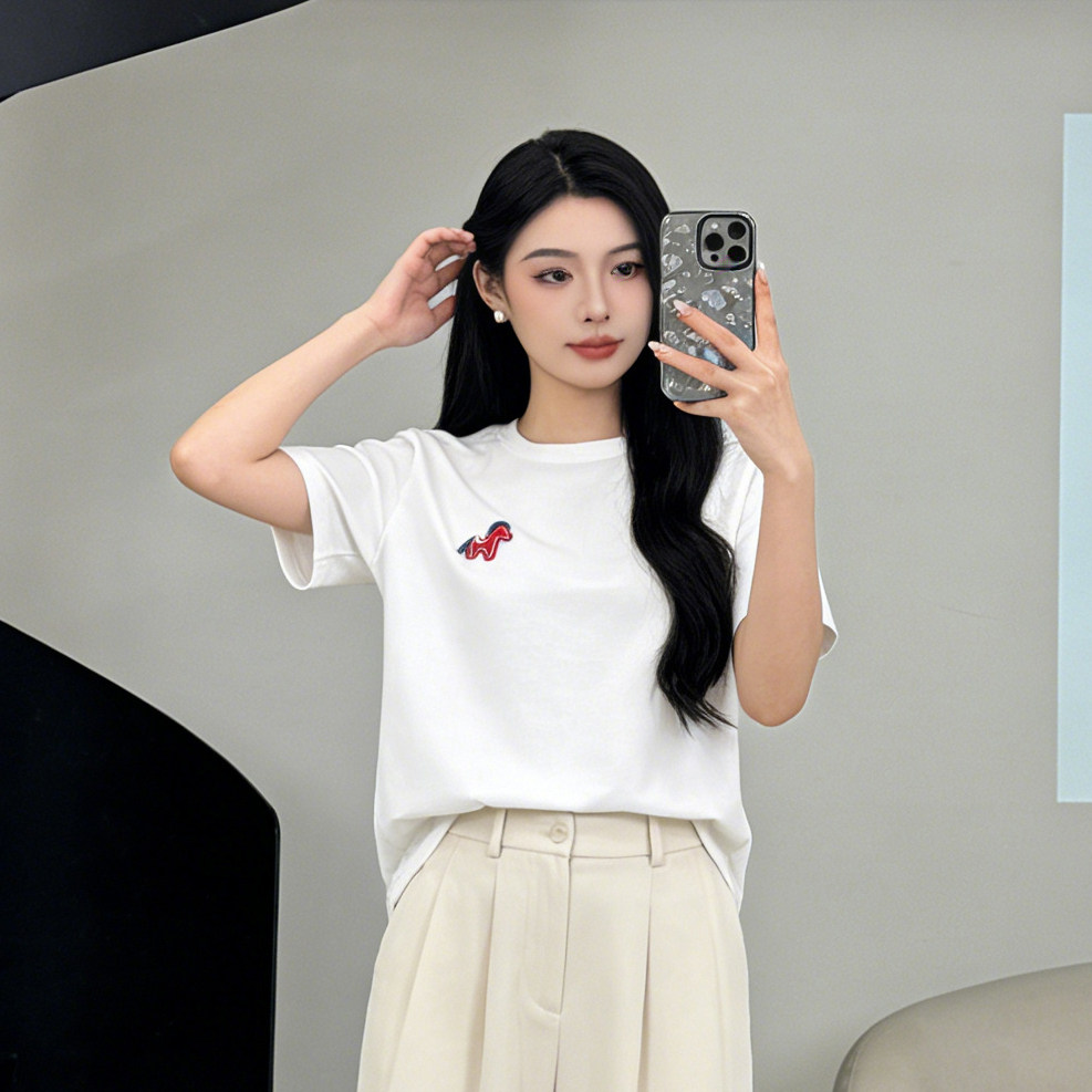 依凡芙刺绣小马圆领短袖女T恤女宽松百搭上衣2026夏季女t恤短袖衫 - 实物图