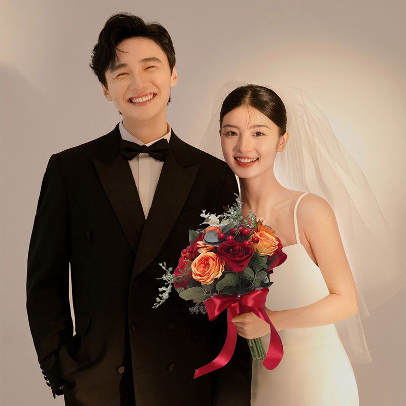 红色森系手捧花新娘结婚仿真花中式新郎领证拍照接亲出嫁婚礼花束
