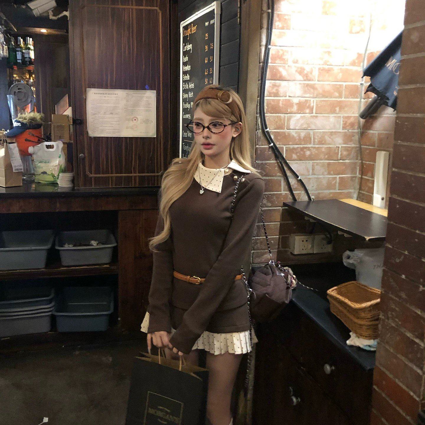 七颗虾滑咖色上衣秋冬女独特漂亮内搭打底衫巨好看韩系两件套装裙