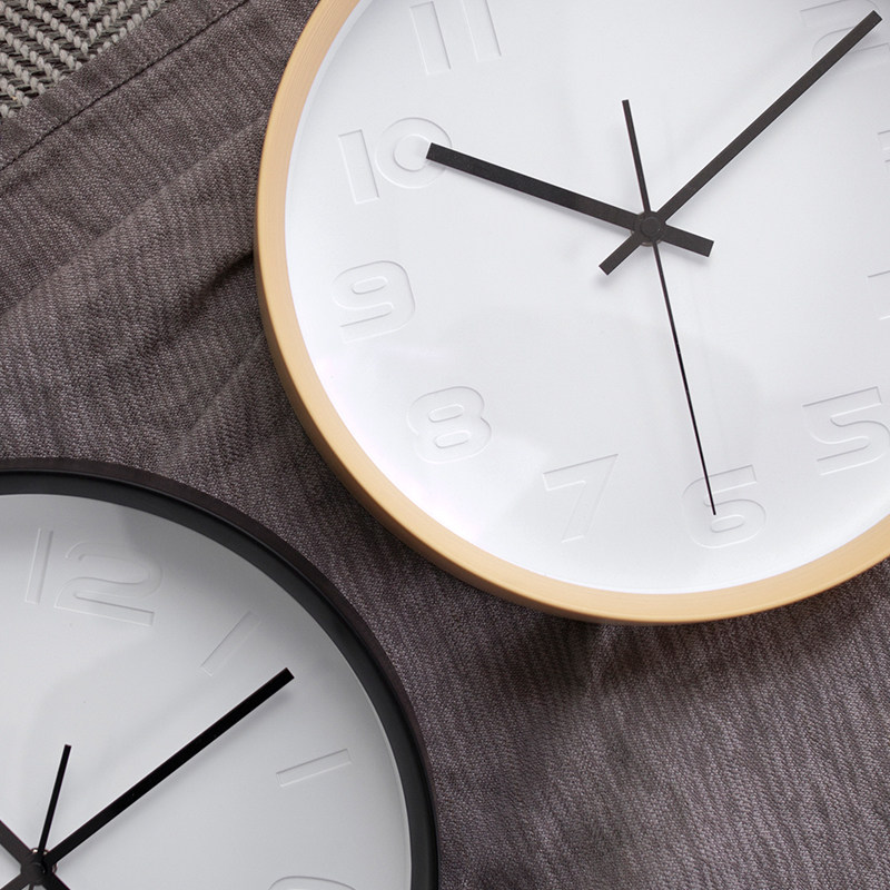 简约现代扫秒静音钟表时尚小挂钟12寸卧室客厅时钟挂表圆形钟