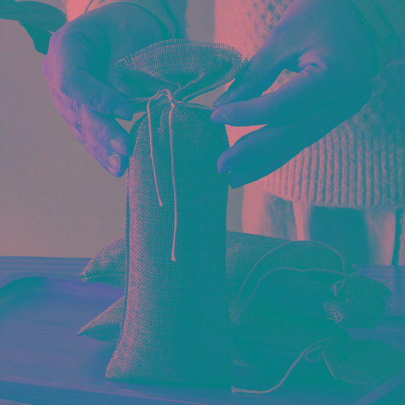 2个装汽车除味活性炭包新车吸甲醛车内去味用品除烟味除味剂车载