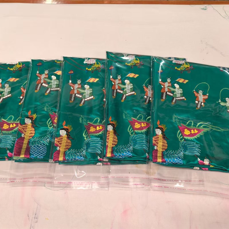 结婚庆红色蚕子图被面真丝桑百丝机绣花龙绣软缎中式被套绿色刺凤