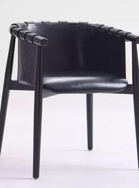 意式极简实木餐椅家用马鞍皮扶手椅中古客厅休闲椅Cleo白蜡木椅子