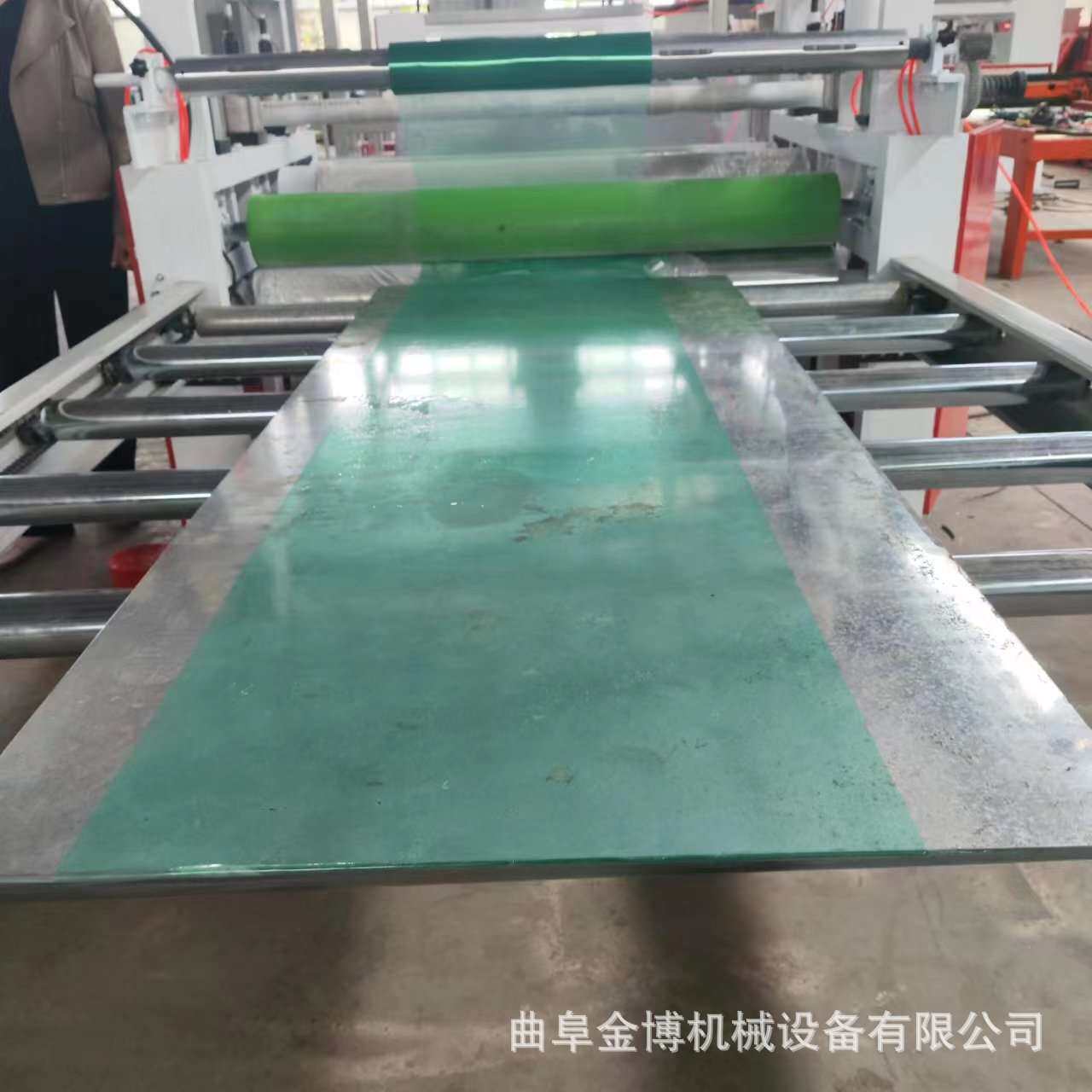 镀锌钢板冷裱覆膜机  自带粘性保护膜覆膜机  加宽大板贴膜机