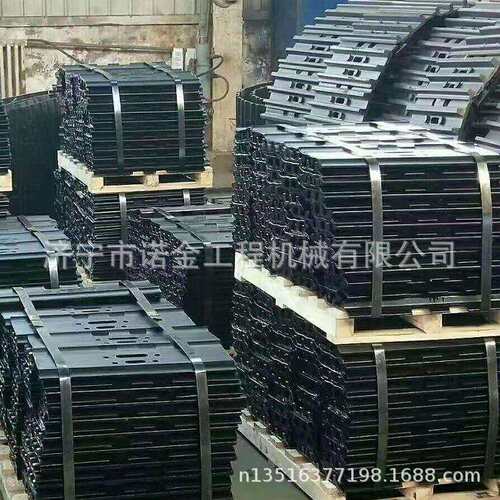 挖掘机底盘件DX260链条支重轮驱动齿履带总成厂家