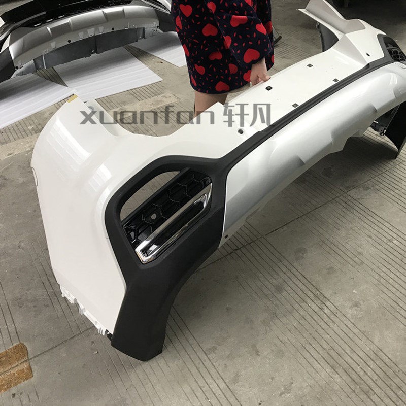 适用瑞虎8后保险杠总成 前保险杠总成带扰流板雾灯网亮电镀圈