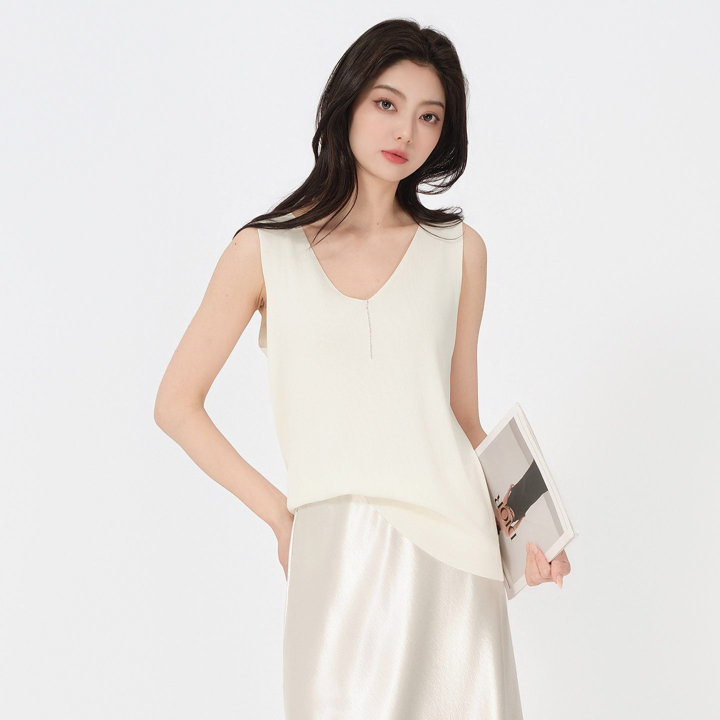 阅涵2026夏季新款时尚舒适V领针织打底背心无袖吊带宽松上衣女