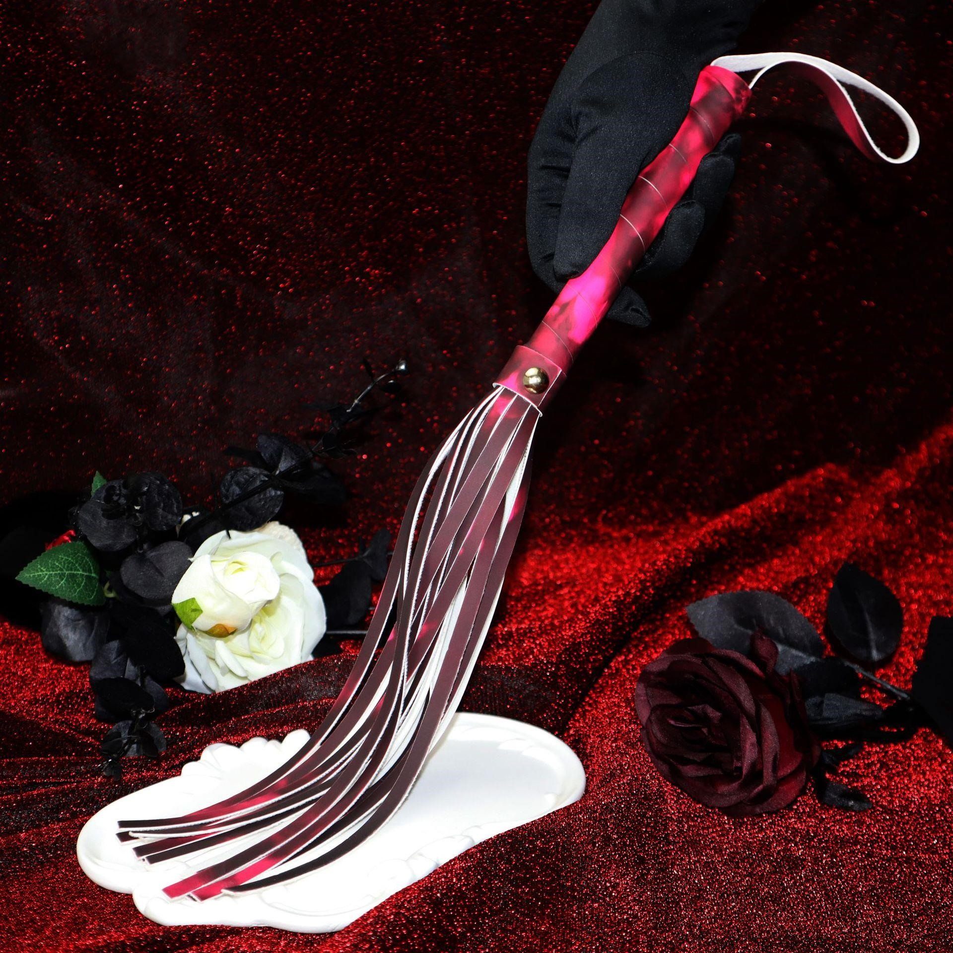 sm情趣用品温变皮鞭流苏散鞭夫妻调教道具小鞭子惩罚sp工具