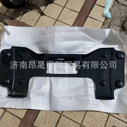 重汽HOWO T7 汕德卡C7 TX配件AZ16D424000060 金属保险杠中段总成