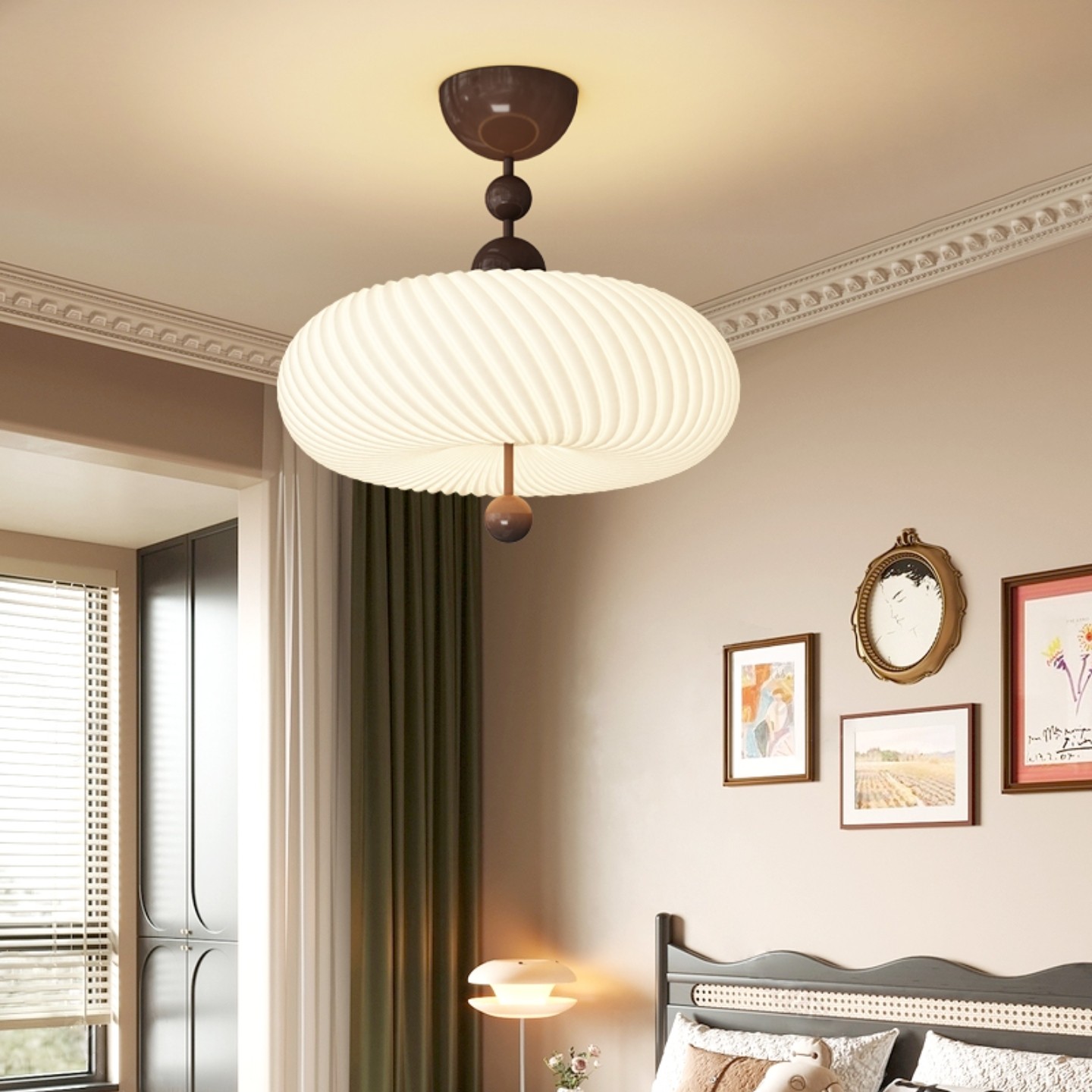 中古公主房灯具吸顶灯法式主卧灯复古胡桃木美式中古风卧室吊灯