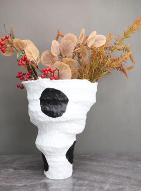 现代简约黑白树脂花器锥形黑点花器卧室客厅餐厅桌面玄关饰品摆件