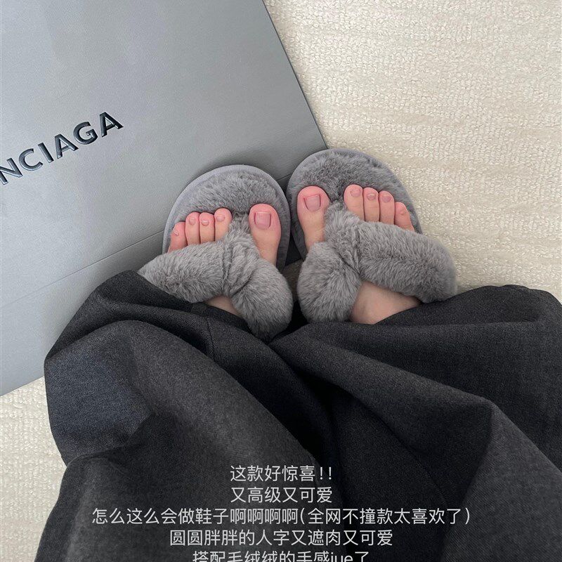 灰色人字棉拖鞋女款冬季毛绒软底茸茸鞋防滑室内家居时尚2025新款