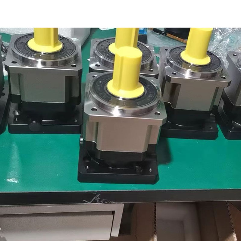 伺服电机400w 750w减速器精密行星斜齿AB60 90减速机配57 86步进