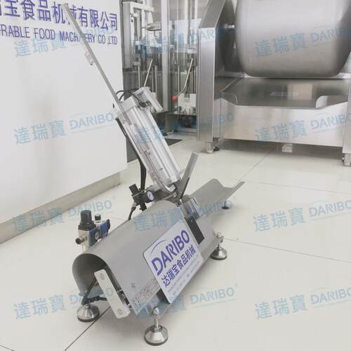 r肉卷成型拉紧打卡机 台式火腿肠腊肠卡扣机 肉卷打结机