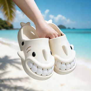 黑色鲨鱼洞洞鞋厚底男士拖鞋2025新款外穿防滑沙滩增高包头拖鞋女