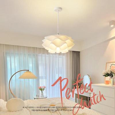 ins北欧主卧室吊灯家用松果餐厅灯玫瑰灯创意简约儿童房床头灯饰