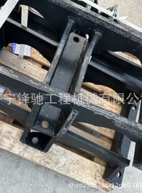 三一SY415H挖掘机配件 三一SY415挖掘机护链器