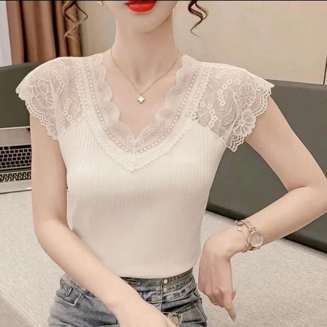 白色蕾丝内搭吊带背心女打底衫2026新款洋气时髦性感V领无袖上衣