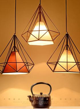 北欧创意个性复古工业风loft酒吧台咖啡餐厅钻石吊灯三头铁艺灯具