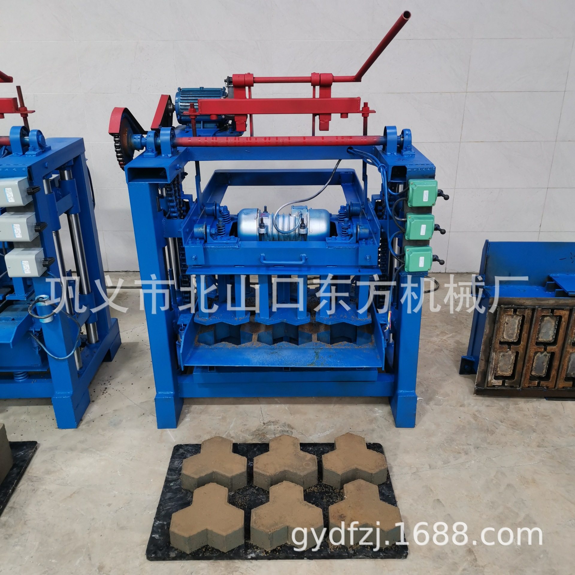 4-35四柱机生产铺路砖枫叶砖水泥砖机路面花砖一机多用可换模具,机械设备,其他机械设备,淘宝优惠券,粉丝福利购,淘宝优惠卷