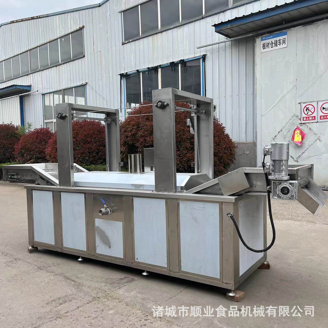 食品厂鱼类油炸设备 鲜豆腐串油炸机 炸鱼豆腐豆腐串油炸机流水线