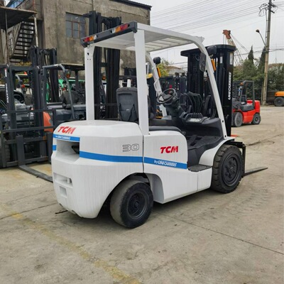 TCM3吨叉车3节4.5米侧移中缸进箱叉车五十铃发动机FORKLIFT